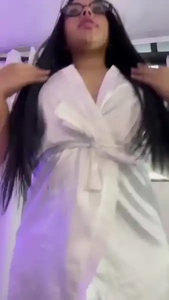 The swimsuit on the floor, the afternoon breeze and the heat pulsing in every corner of my skin when I want to be fucked from my window
