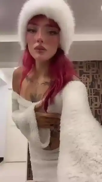 Do you like my outfit?