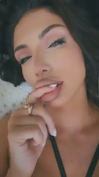 Big lips just for you