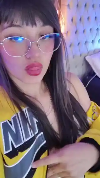 come closer and kiss me!
