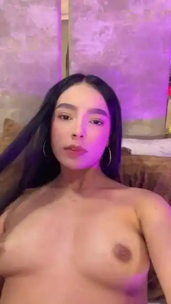 🔥 Do you dare to see ZoeRuth's most private side? Discover her exclusive content and turn up the heat. 👀😈
