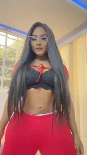 Brunette with curves that cannot be forgotten 🔥 If you would repeat the video, leave your ❤️ and follow me😈