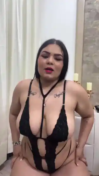 💎 The perfect mix of sweet and naughty. Join KattyaRogers's show now and don't miss out. 🌶️😉