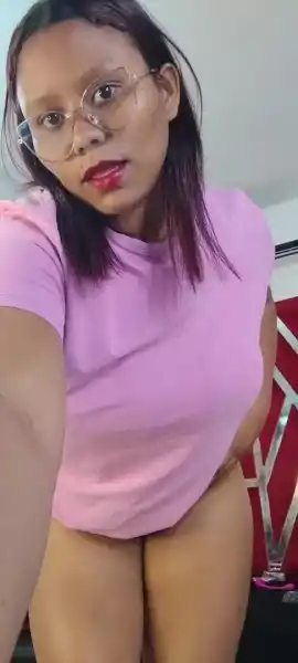 sexy latina with bigtits