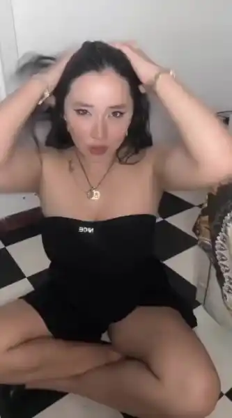 βOne look is never enoughβ¦ πβ