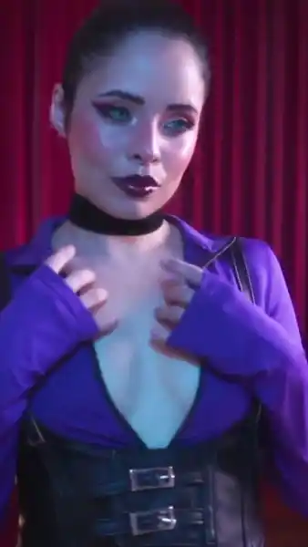 Neckline