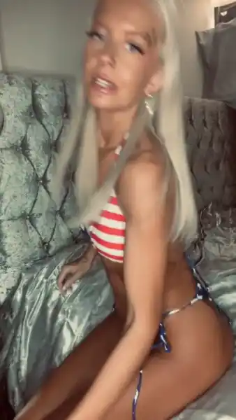 Promised you that video of my ass so here it is babe, do you think that’s a good enough squat booty for you?? Looking very juicy ain’t it!!